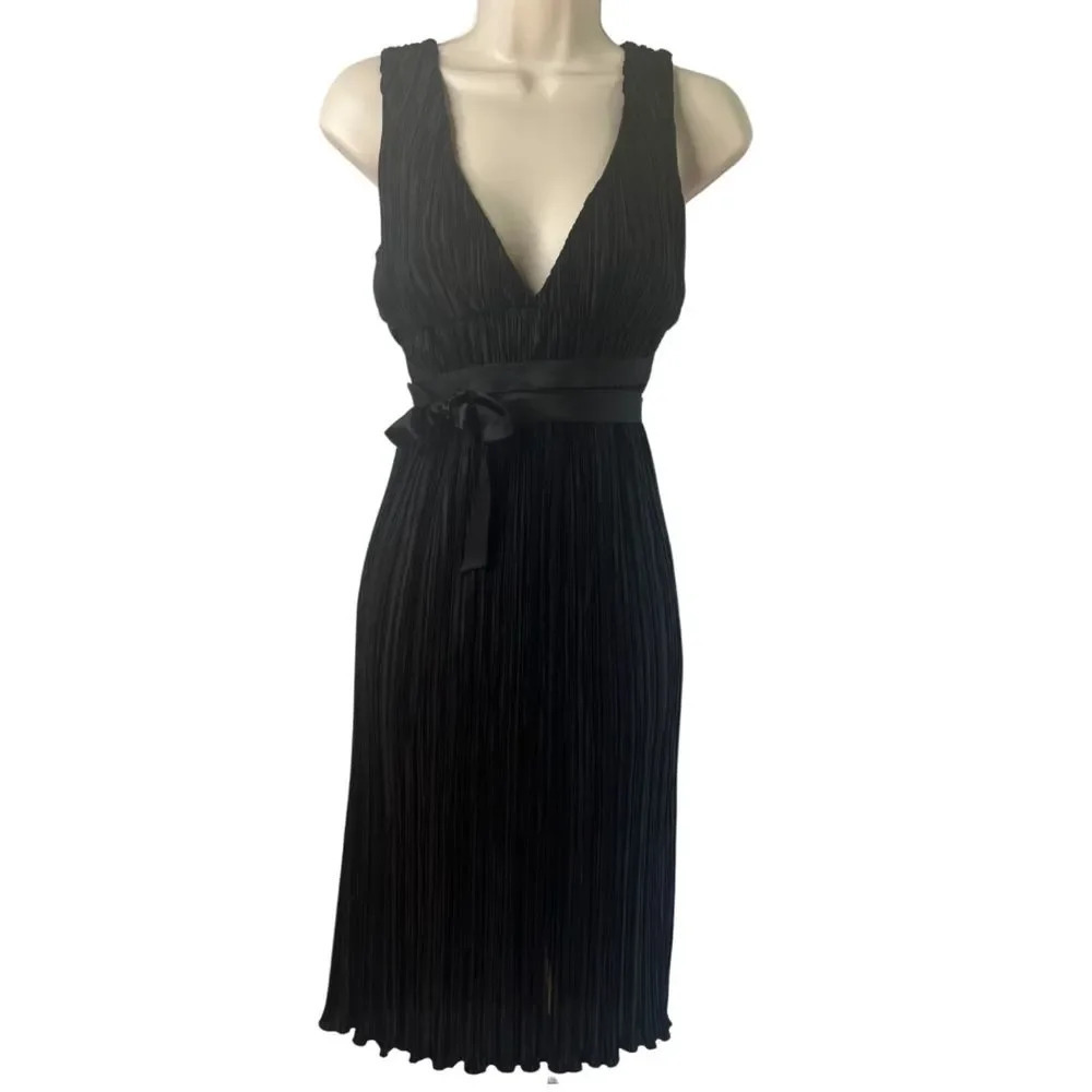 Rage Pleated Black Vneck Party Dress Size‎ Small
